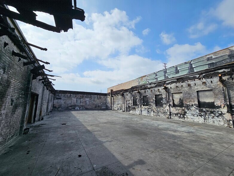 More Photos Of 3011 S Main St, Los Angeles Land For Sale