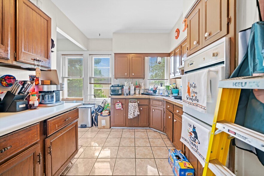 More Photos Of 6058 S Massasoit Ave, Chicago Apartments For Sale