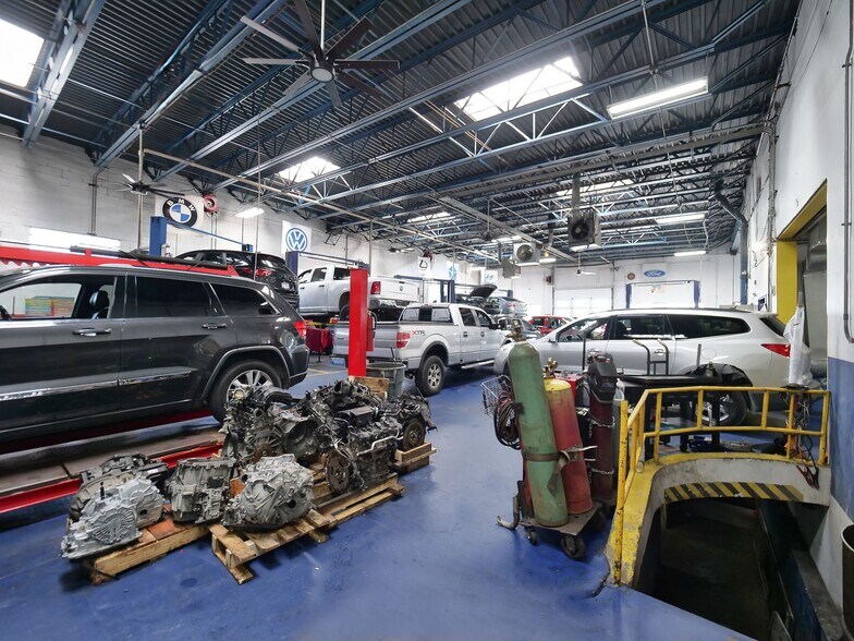 More Photos Of 5000 W Cermak Rd, Cicero Auto Repair For Sale