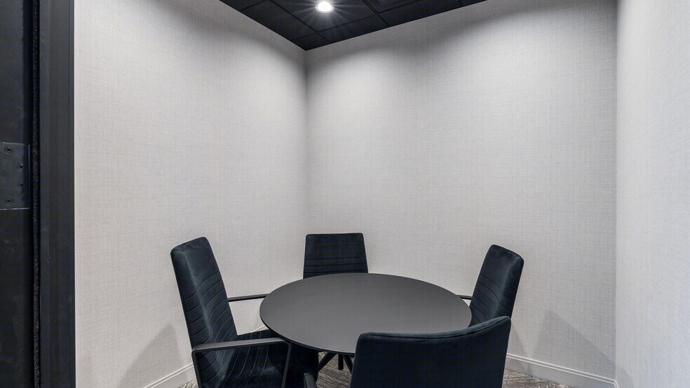 More Photos Of 200 S Wacker Dr, Chicago Office For Lease