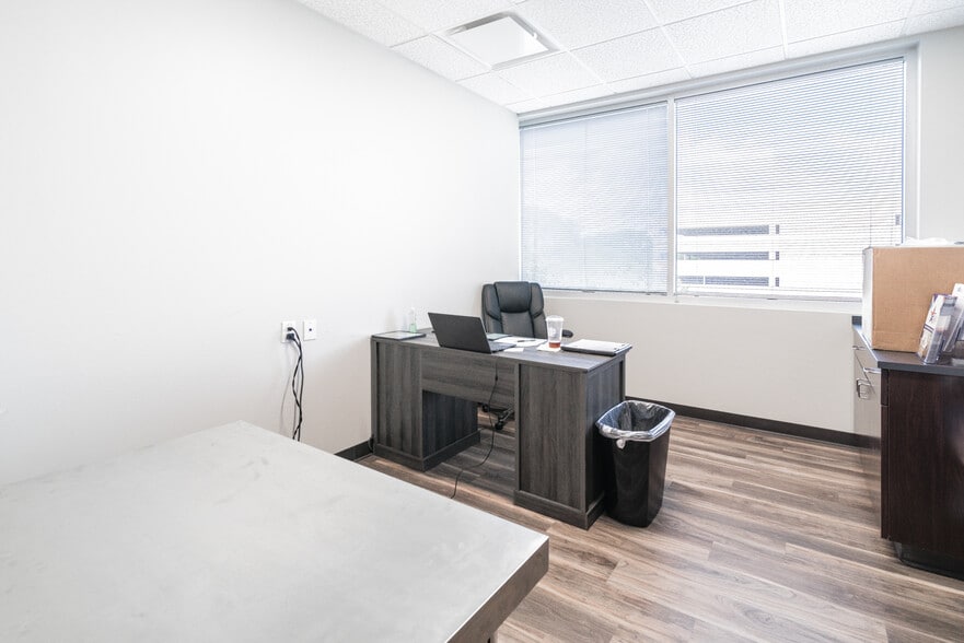 More Photos Of 17450 St. Lukes Way, The Woodlands Medical For Lease