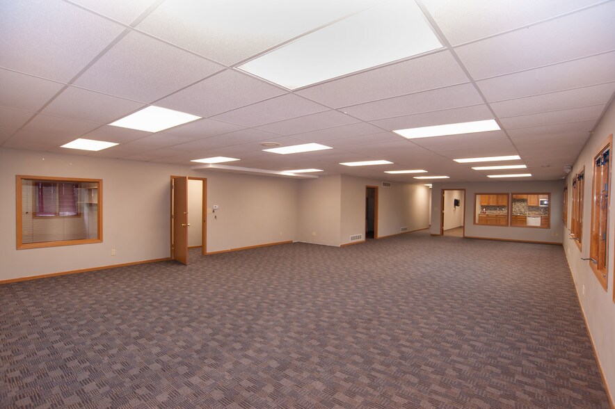 More Photos Of 8980 Hickman Rd, Clive Office For Sale