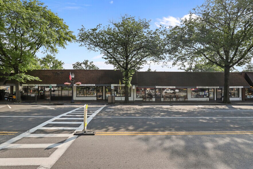 Primary Photo Of 1159-1177 Pleasantville Rd, Briarcliff Manor Village Restaurant For Sale