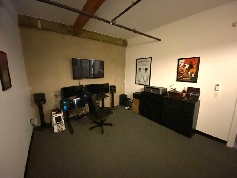 More Photos Of 2330 NW 31st Ave, Portland Flex For Sale
