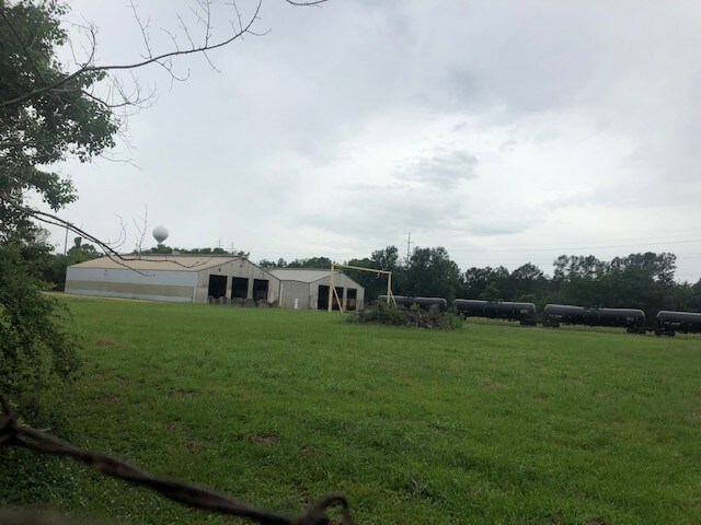 More Photos Of 1219 S Elm St, Hodge Service For Lease