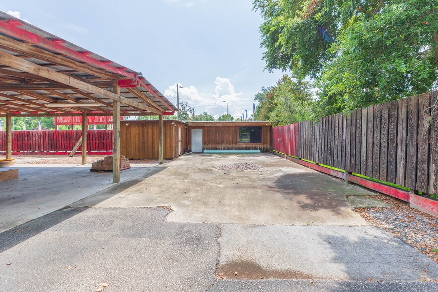 More Photos Of 13815 21st St, Dade City Auto Dealership For Sale