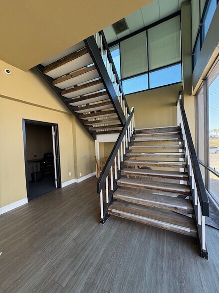 More Photos Of 11353 Pyrites Way, Rancho Cordova Unknown For Lease