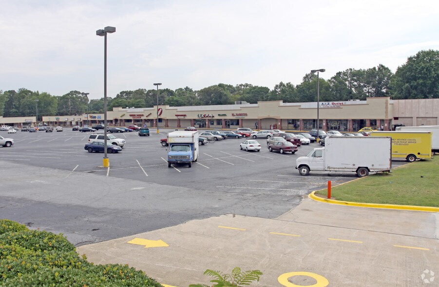 Primary Photo Of 4422-4464 Jonesboro Rd, Forest Park Unknown For Lease