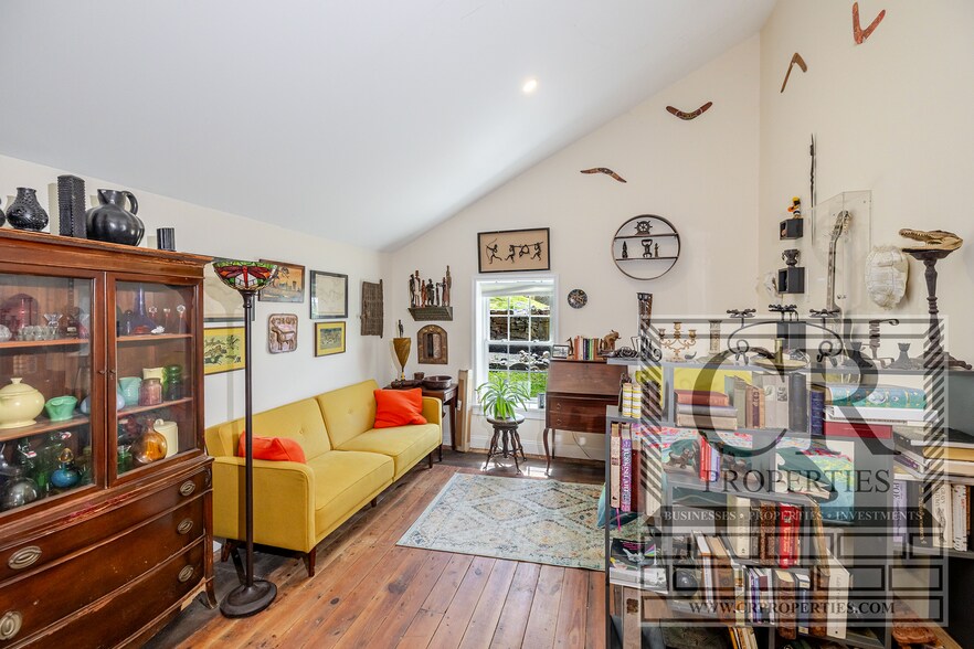 More Photos Of 5768-5774 Albany Post Rd, Rhinebeck Freestanding For Sale