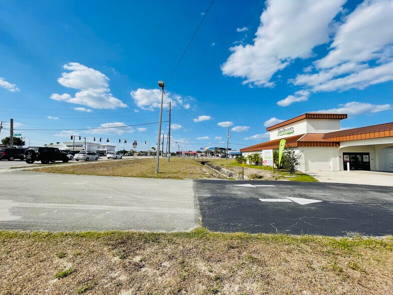 More Photos Of 1001-1019 US Highway 27 S, Avon Park Unknown For Lease