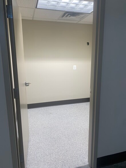 More Photos Of 600 Hartle St, Sayreville Warehouse For Lease