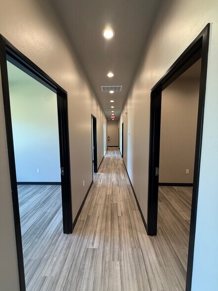 More Photos Of 1941 NW 142nd St, Oklahoma City Office For Lease