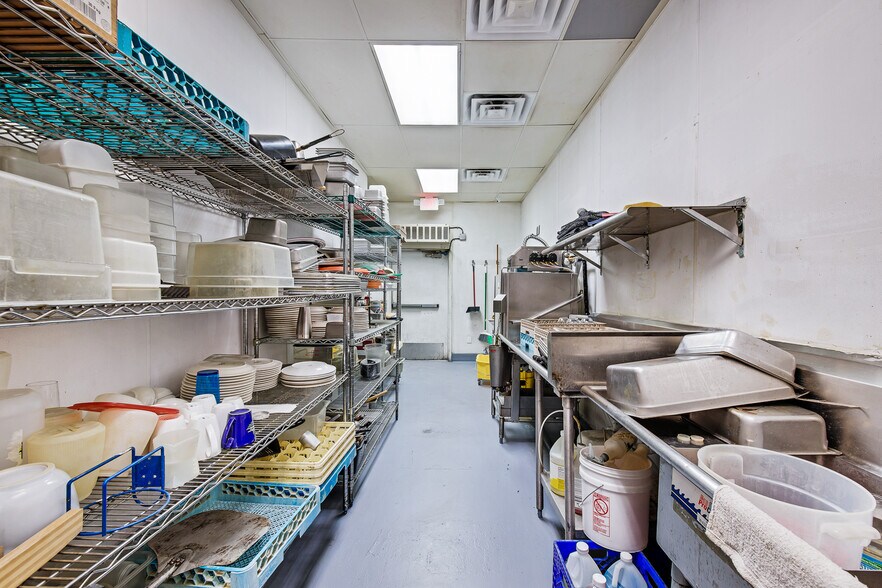 More Photos Of 4465 E Sahara Ave, Las Vegas Bar For Sale