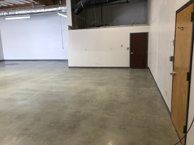 More Photos Of 1002-1004 Hanson Ct, Milpitas Manufacturing For Lease