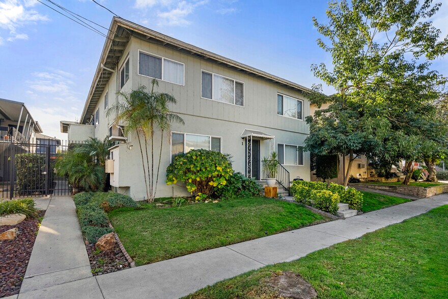 Primary Photo Of 13520 Rye St, Sherman Oaks Apartments For Sale