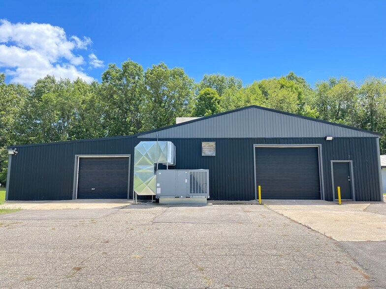 More Photos Of 6190 N Riverview Dr, Kalamazoo Warehouse For Sale