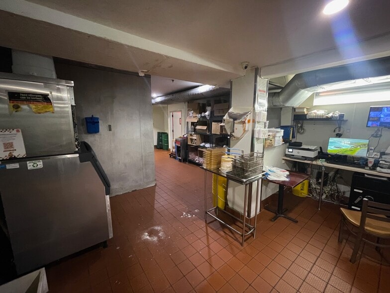 More Photos Of 133-18 Guy R Brewer Blvd, Jamaica Fast Food For Lease