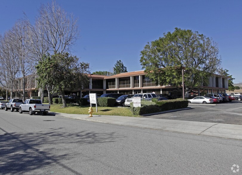 More Photos Of 4195-4225 Valley Fair St, Simi Valley Office For Lease