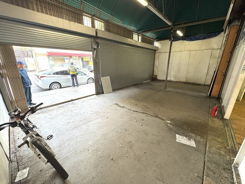 More Photos Of 1301-1309 S Los Angeles St, Los Angeles Storefront For Lease