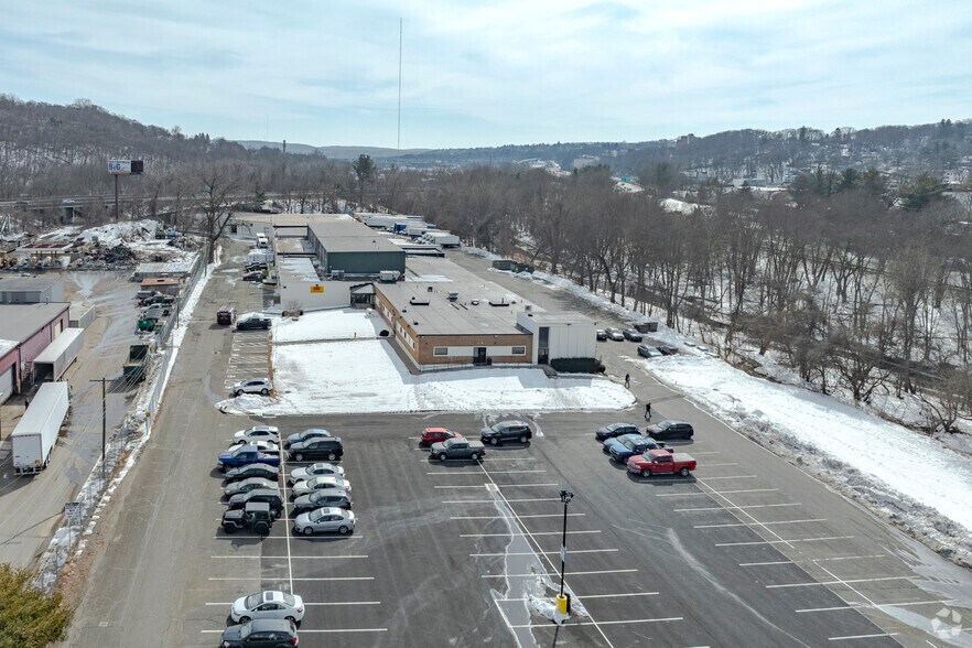 More Photos Of 237 E Aurora St, Waterbury Manufacturing For Lease