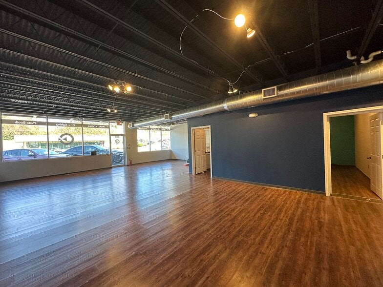 More Photos Of 600 Laurens Rd, Greenville Storefront Retail Office For Lease