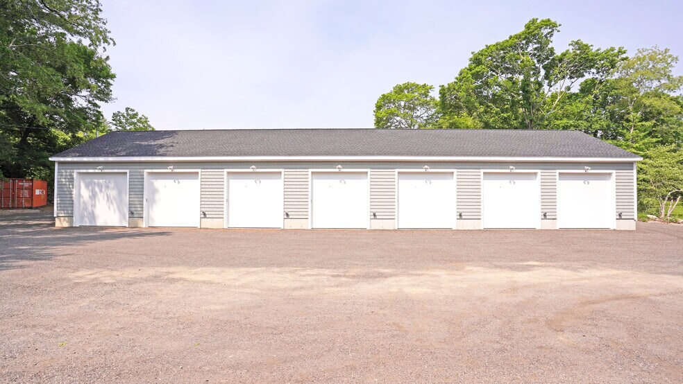 More Photos Of 341 Wareham St, Middleborough Self Storage For Lease
