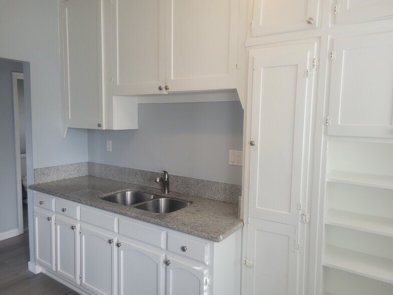 More Photos Of 1050 E Hellman St, Long Beach Apartments For Sale