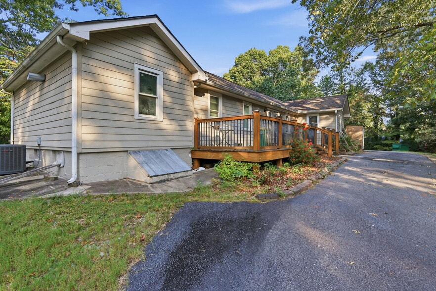 More Photos Of 3365 Thompson Bridge Rd, Gainesville Freestanding For Sale