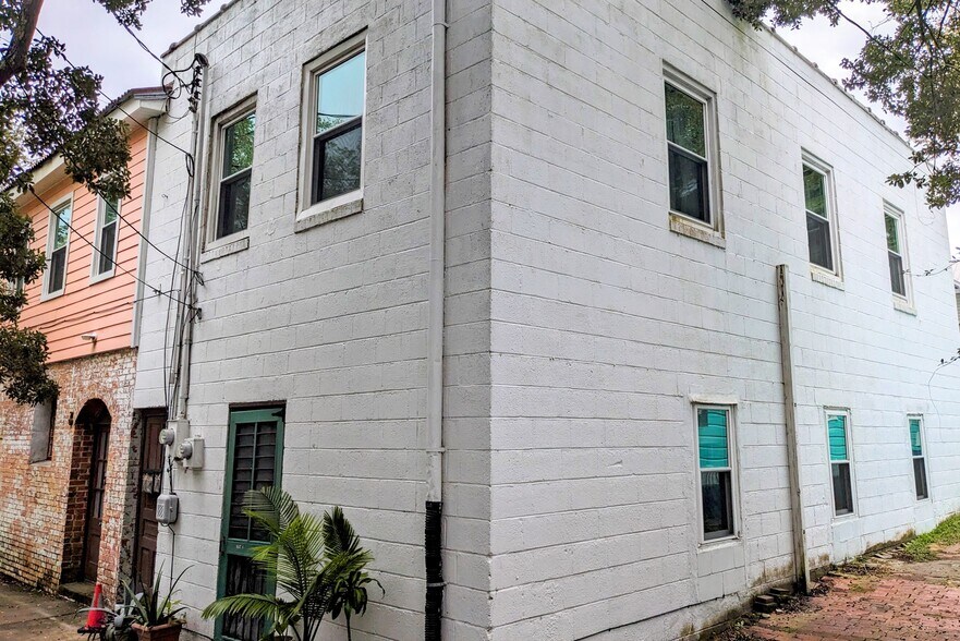 More Photos Of 315-317 Castle St, Wilmington General Retail For Sale