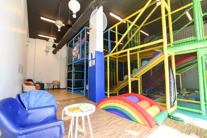 More Photos Of 2800 W North Ave, Chicago Apartments For Sale