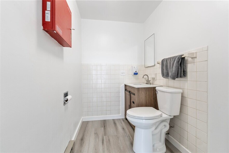 More Photos Of 616 NW 1st St, Richmond Industrial For Sale