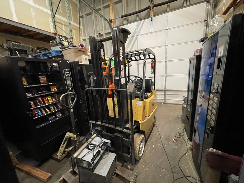 More Photos Of 4475 W 58th Ave, Arvada Light Distribution For Sale