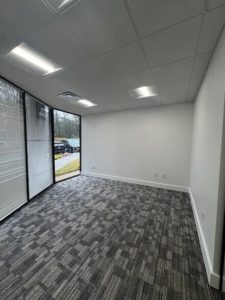 More Photos Of 1010 Huntcliff, Atlanta Office Residential For Lease