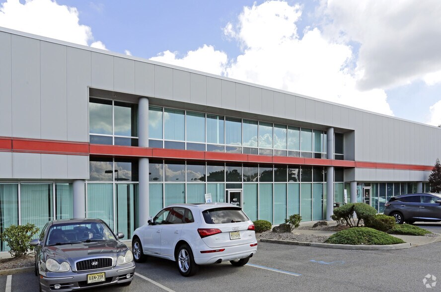 More Photos Of 40 Commerce Way, Totowa Light Distribution For Lease