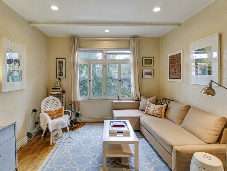 More Photos Of 152 S Peck Dr, Beverly Hills Apartments For Sale