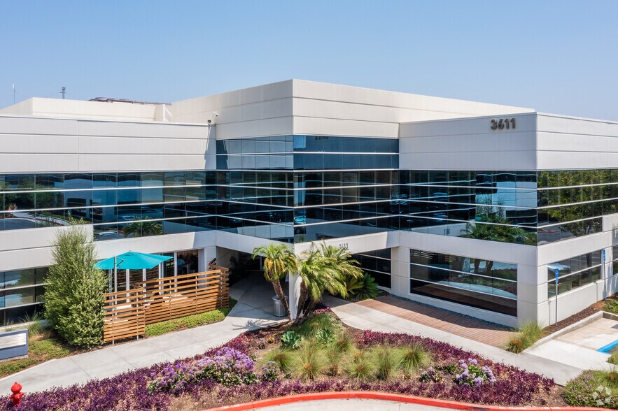 More Photos Of 3601 S Harbor Blvd, Santa Ana Unknown For Lease