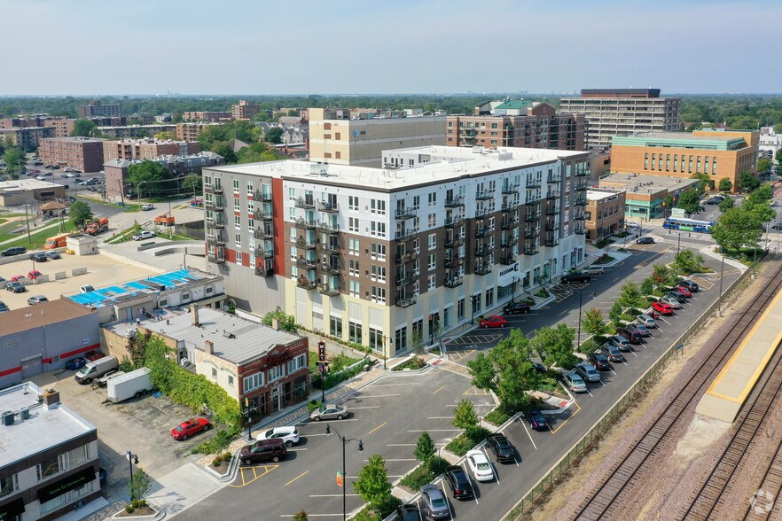 More Photos Of 1555 Ellinwood Ave, Des Plaines Apartments For Lease