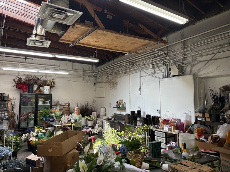 More Photos Of 3612-3620 W Jefferson Blvd, Los Angeles Storefront For Lease