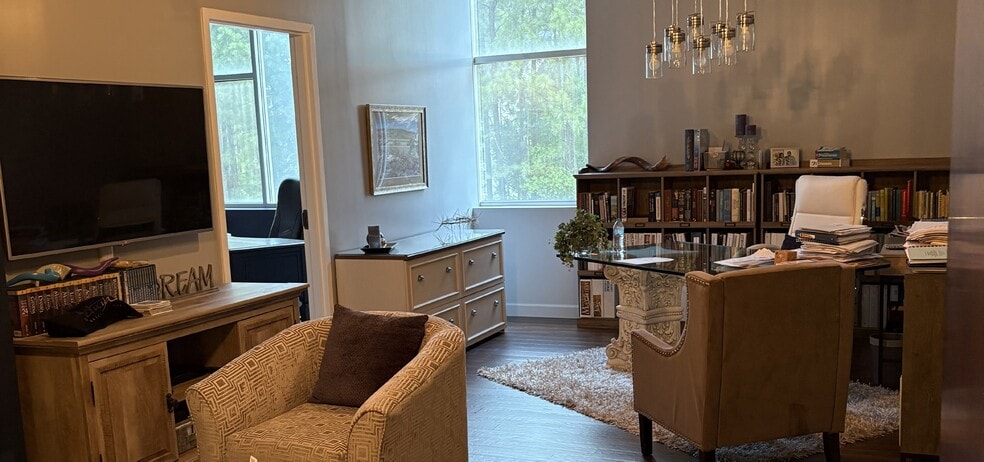More Photos Of 4900 Thornton Rd, Raleigh Light Distribution For Sale