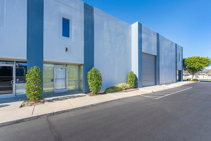 More Photos Of 7095 Jurupa Ave, Riverside Manufacturing For Lease