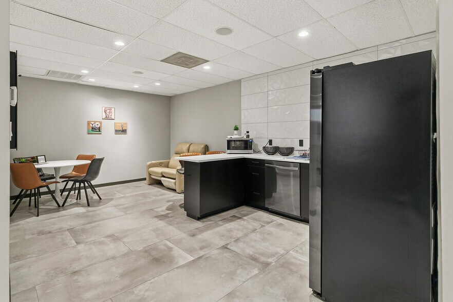 More Photos Of 7108 S Alton Way, Englewood Flex For Sale