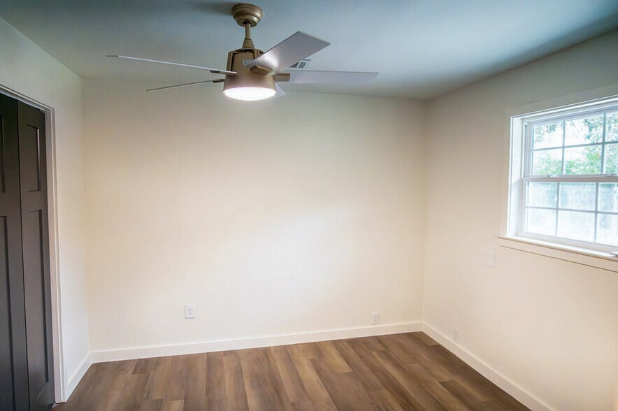 More Photos Of 1733 Main Rd, Johns Island Office For Sale