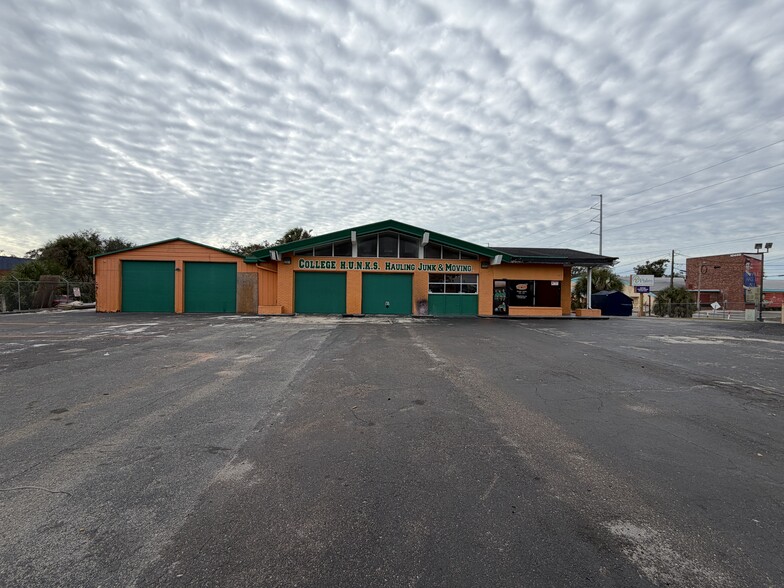 Primary Photo Of 10150 N Florida Ave, Tampa Auto Dealership For Lease