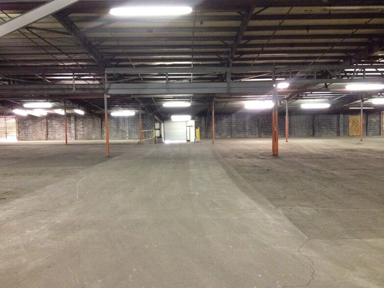 More Photos Of 17074 Lee Hwy, Abingdon Manufacturing For Lease