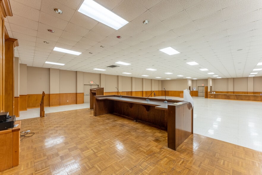 More Photos Of 7370 Chef Menteur Hwy, New Orleans Lodge Meeting Hall For Sale
