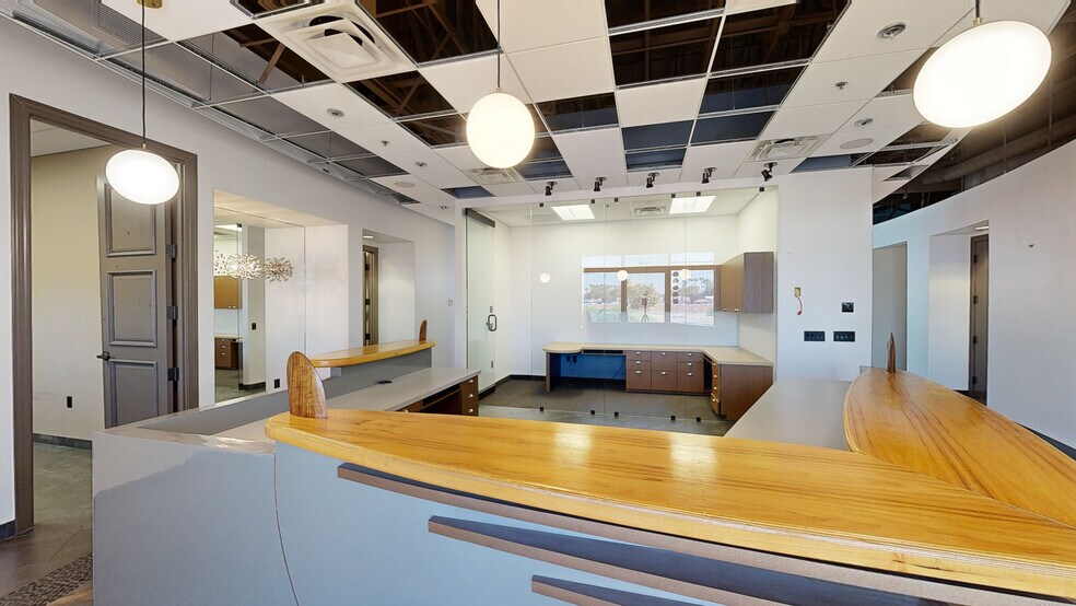 Primary Photo Of 1635 N Greenfield Rd, Mesa Medical For Sale