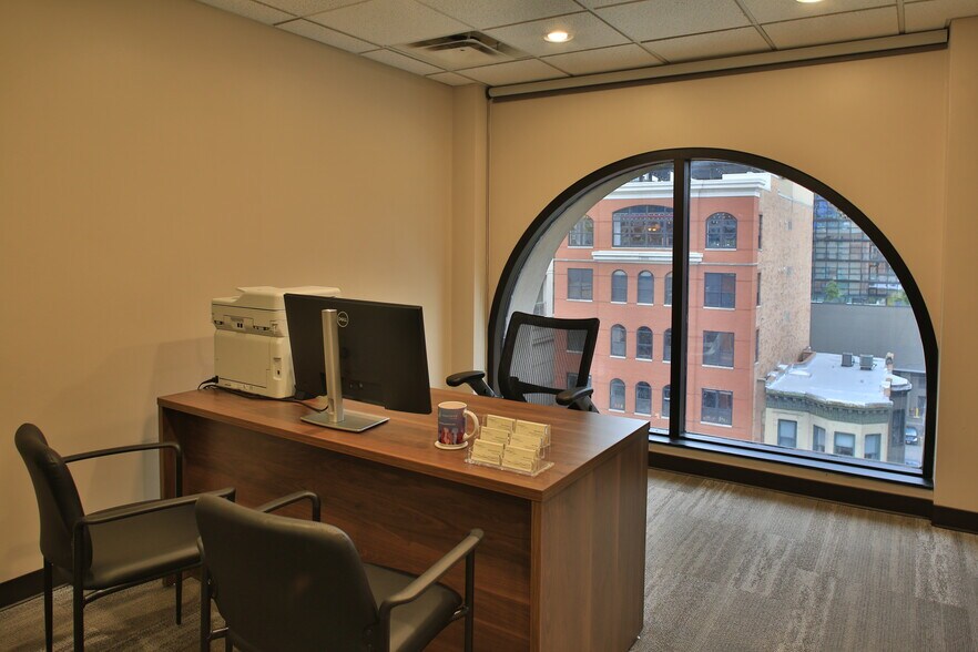 More Photos Of 747 N LaSalle St, Chicago Loft Creative Space For Lease