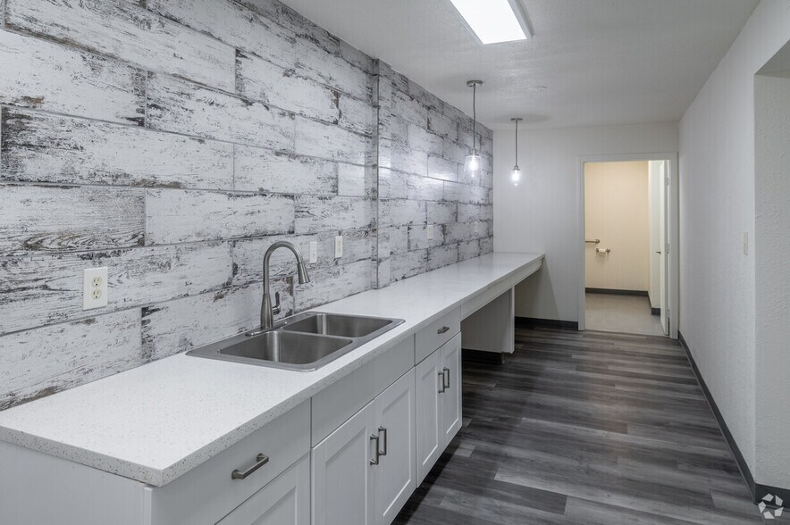 More Photos Of 1111 W Town and Country Rd, Orange Medical For Sale