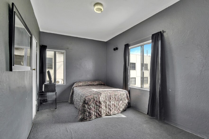 More Photos Of 1042 N Wilcox Ave, Los Angeles Hotel For Sale