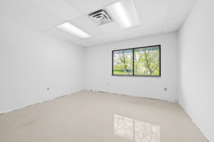 More Photos Of 2310 E Atlantic Blvd, Pompano Beach Office For Sale